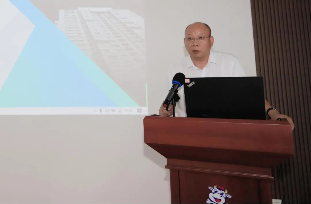 花花牛乳業(yè)集團開展“合規(guī)體系構建框架”專題培訓 花花牛乳業(yè)集團開展“合規(guī)體系構建框架”專題培訓