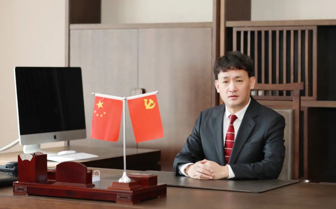 雙雙獲獎 喜事連連| 花花牛乳業(yè)集團榮獲“河南省知名品牌”獎,董事長關(guān)曉彥榮膺“2022年度品牌人物” 雙雙獲獎 喜事連連| 花花牛乳業(yè)集團榮獲“河南省知名品牌”獎,董事長關(guān)曉彥榮膺“2022年度品牌人物”