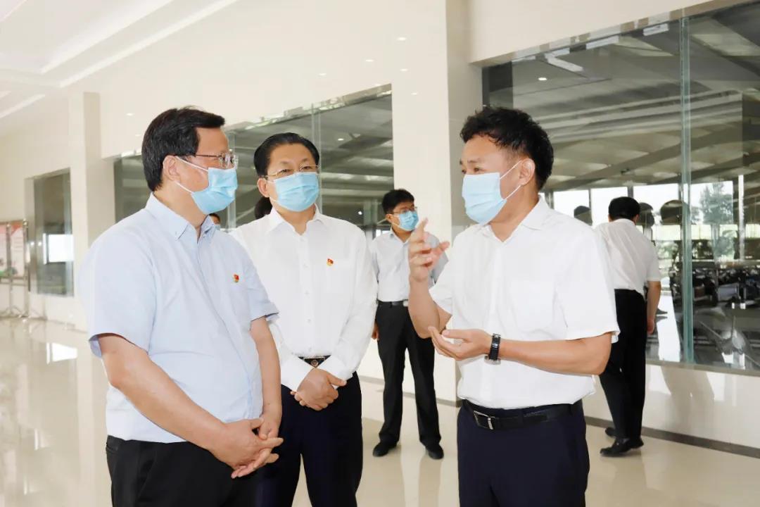 快訊 | 河南省委常委、省紀(jì)委書記、省監(jiān)委主任任正曉蒞臨花花牛乳業(yè)集團新蔡瑞亞牧場調(diào)研