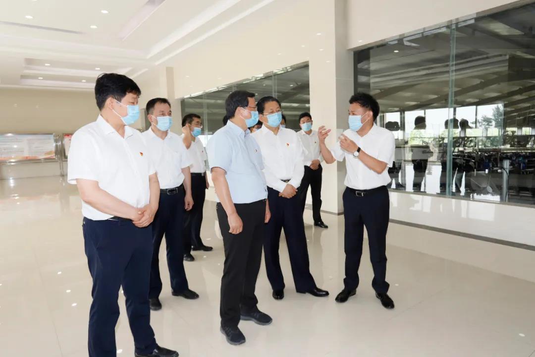 快訊 | 河南省委常委、省紀(jì)委書記、省監(jiān)委主任任正曉蒞臨花花牛乳業(yè)集團新蔡瑞亞牧場調(diào)研