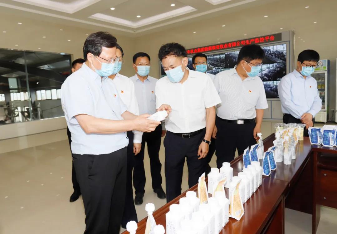 快訊 | 河南省委常委、省紀(jì)委書記、省監(jiān)委主任任正曉蒞臨花花牛乳業(yè)集團新蔡瑞亞牧場調(diào)研