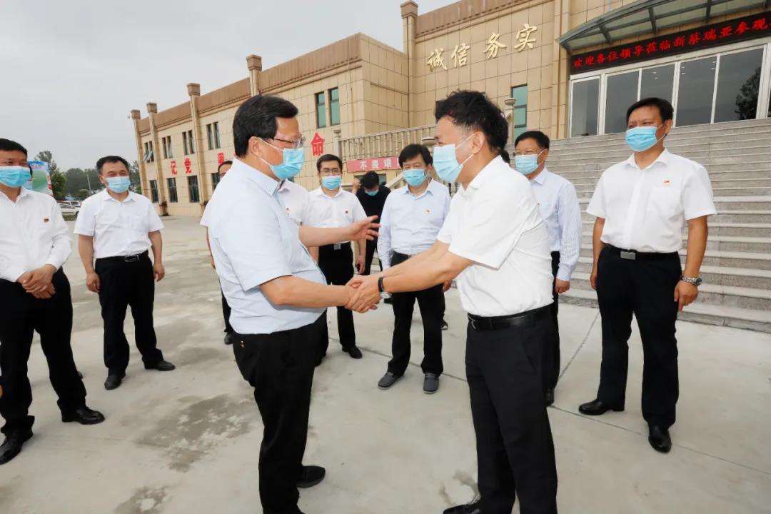 快訊 | 河南省委常委、省紀(jì)委書記、省監(jiān)委主任任正曉蒞臨花花牛乳業(yè)集團新蔡瑞亞牧場調(diào)研