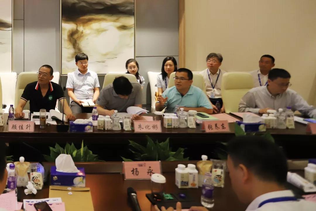 河南首家!花花牛乳業(yè)集團(tuán)通過優(yōu)質(zhì)乳工程驗(yàn)收 河南首家!花花牛乳業(yè)集團(tuán)通過優(yōu)質(zhì)乳工程驗(yàn)收