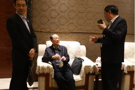 花花牛亮相2018人工智能產業發展高峰論壇 花花牛亮相2018人工智能產業發展高峰論壇