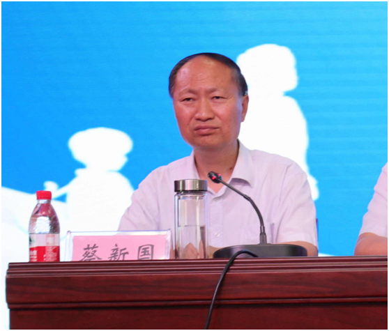 “健康中原,牛奶伴您行——花花牛乳業集團2018中國小康牛奶行動” 公益助學啟動儀式隆重舉行 “健康中原,牛奶伴您行——花花牛乳業集團2018中國小康牛奶行動” 公益助學啟動儀式隆重舉行