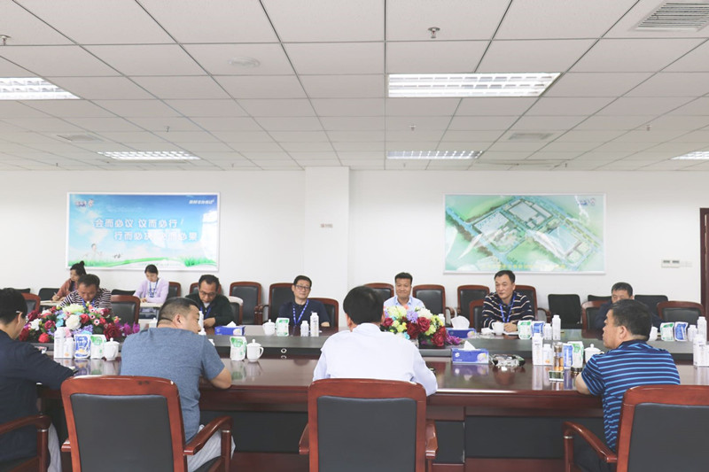 二七區張超副區長蒞臨花花牛公司 調研指導工作 二七區張超副區長蒞臨花花牛公司 調研指導工作