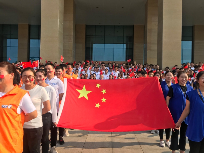 花花牛 唱紅歌 祝福我的國?。?！